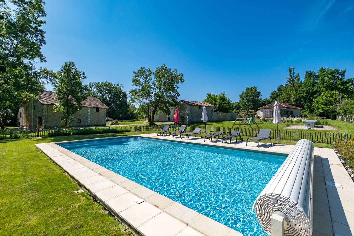 'Gîte La Grange' avec piscine partagée, terrasse privée et Wi-Fi in Chassaignes, Périgord Vert