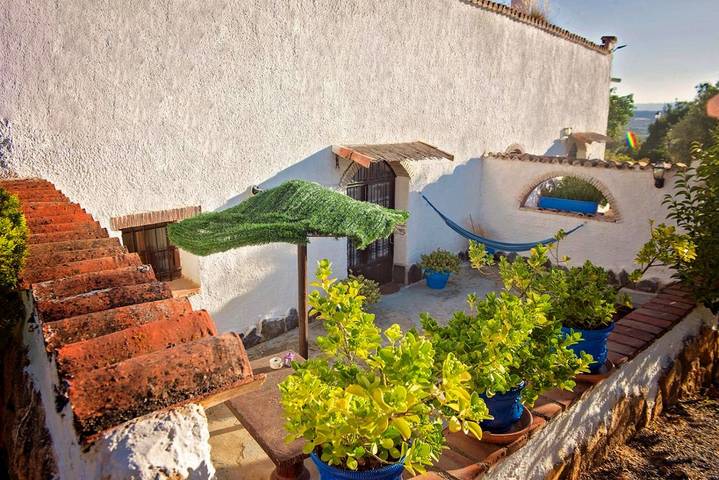 Casa rural para 3 personas, con Balcón y Terraza además de Jacuzzi y Jardín en Comarca de Guadix - 2