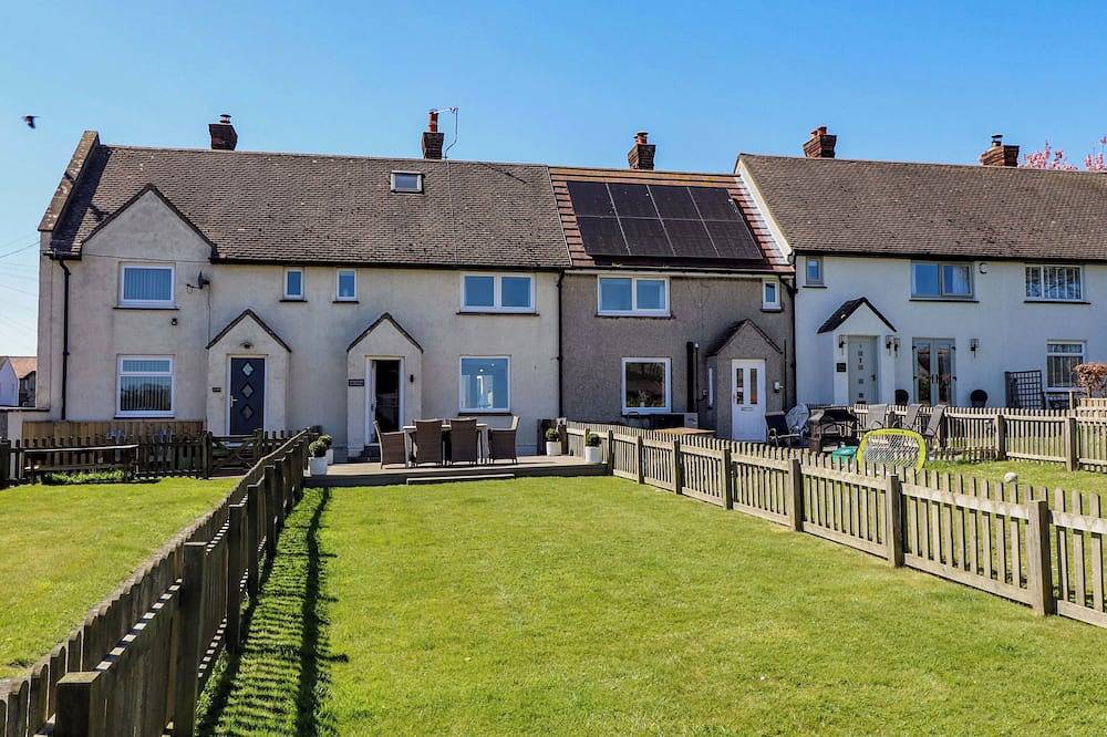 Holiday Home for 6 People in Bamburgh, Northumberland Coast