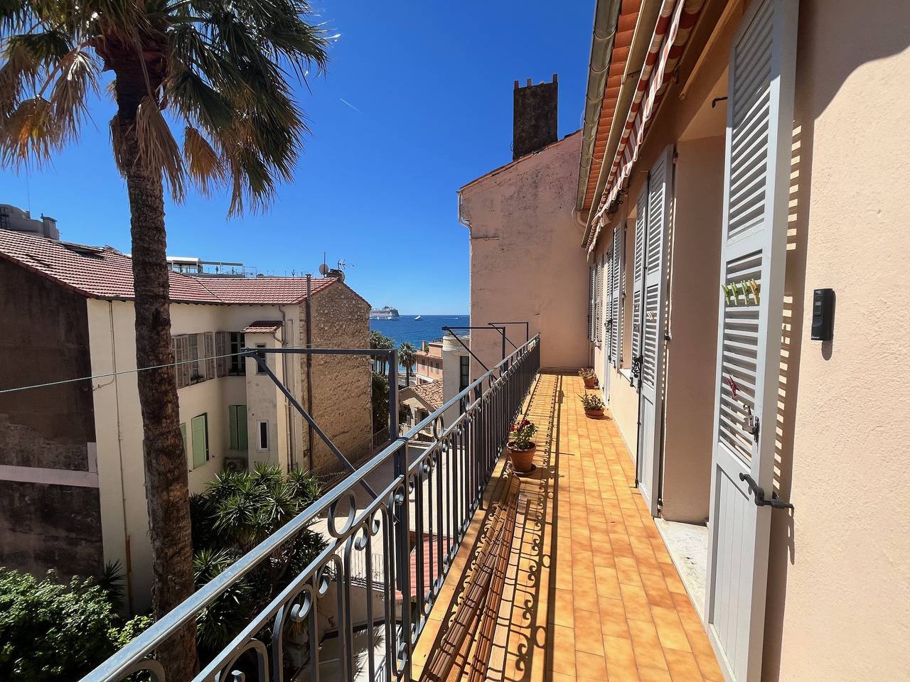 Hel leilighet, Belle-époque apartment 3 bedrooms with sea view by in Cannes, Middelhavskysten (Frankrike)