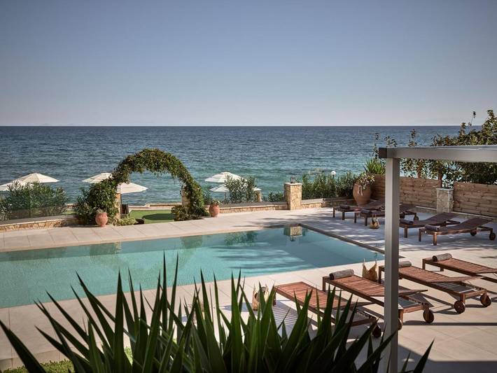 Appart’hôtel pour 2 personnes, avec piscine et jardin ainsi que vue et vue sur le lac