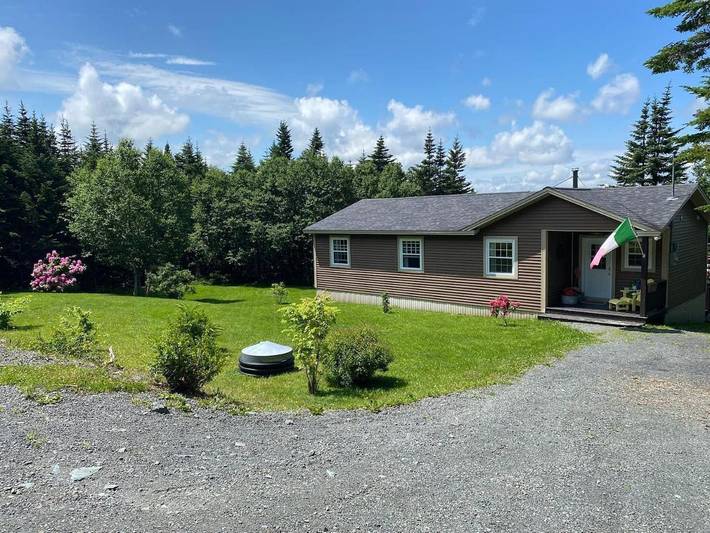 Dom dla 7 osób, z widok na jezioro i widok oraz ogród, zwierzęta dozwolone w Kanada