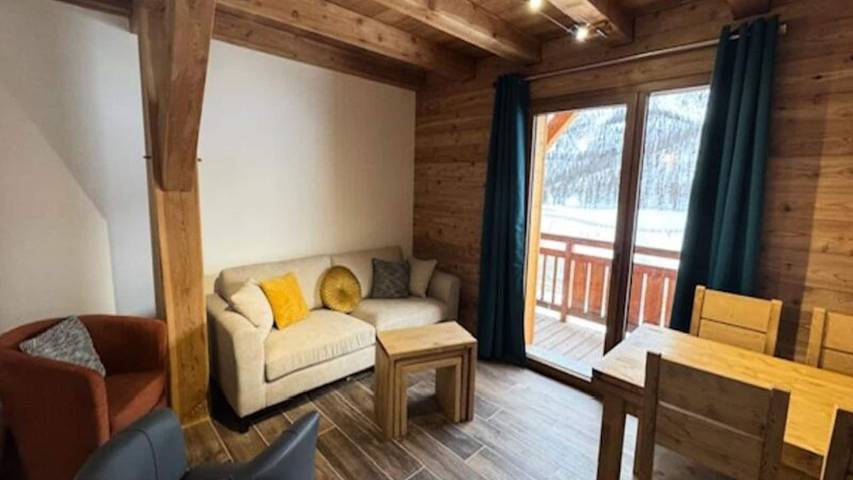 Chalet pour 7 personnes, avec balcon à Montgenèvre