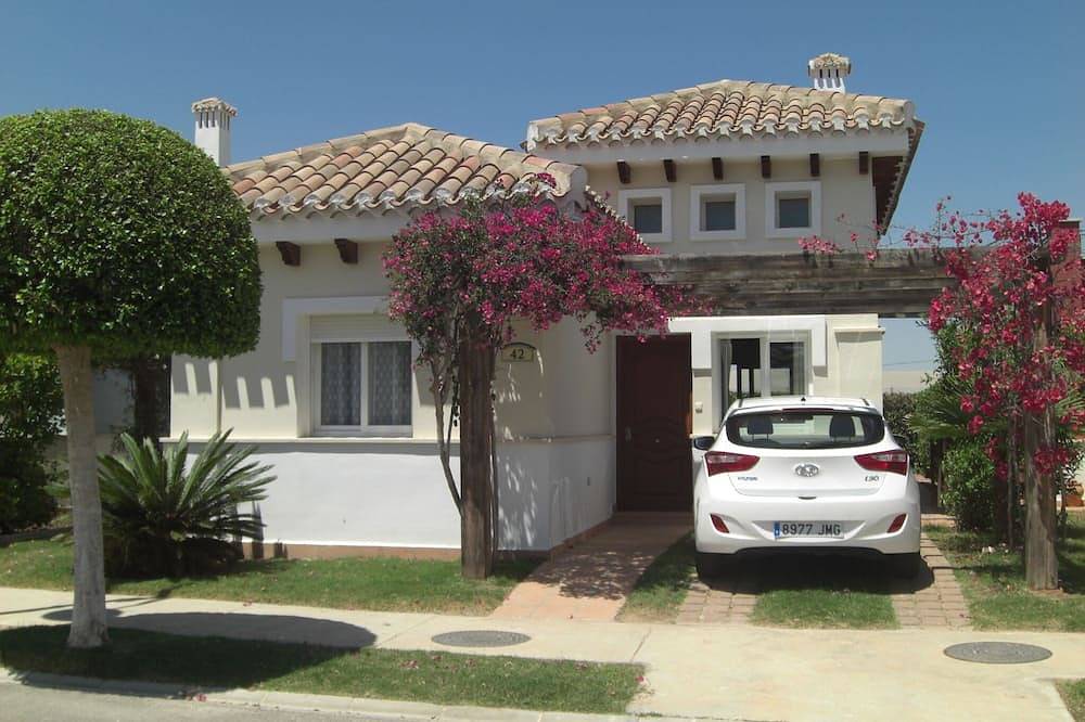 2 Bed Villa en 5 * golf resort w / propia piscina, vistas al campo, A / C in Mar Menor Polaris World, Torre-Pacheco