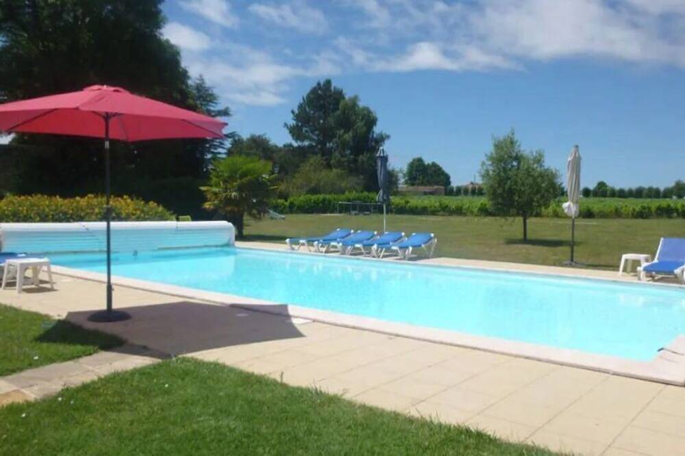 Cottage/Gîte 4 pers. with heated swimming pool near beaches in Mortagne-sur-Gironde, Saintes region