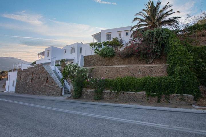 Chambre d’hôte pour 2 personnes, avec Balcon ainsi que Terrasse et Vue dans Sifnos