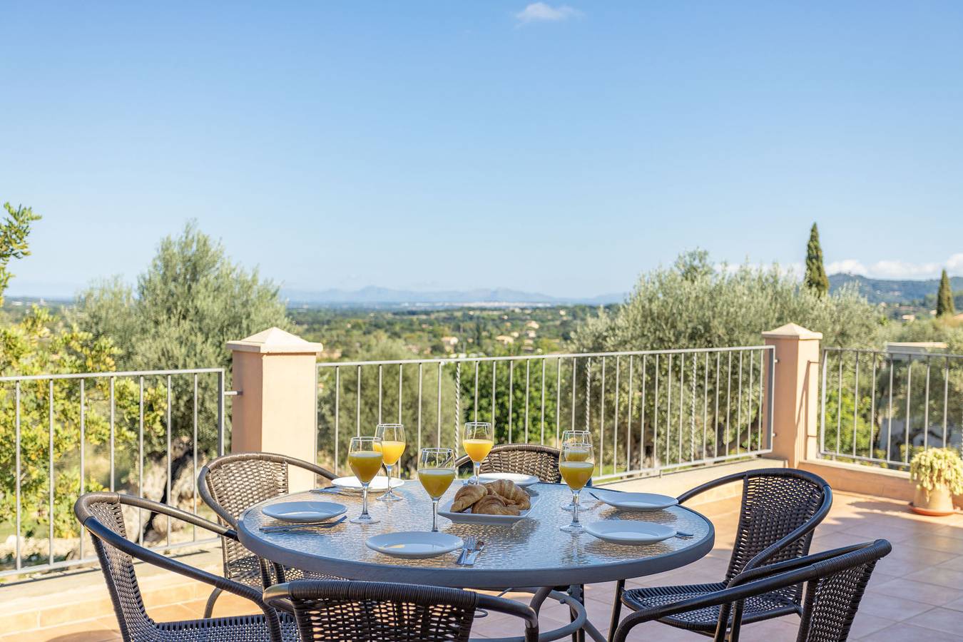 Villa La Llar Clara in Selva, Mallorca Inselmitte