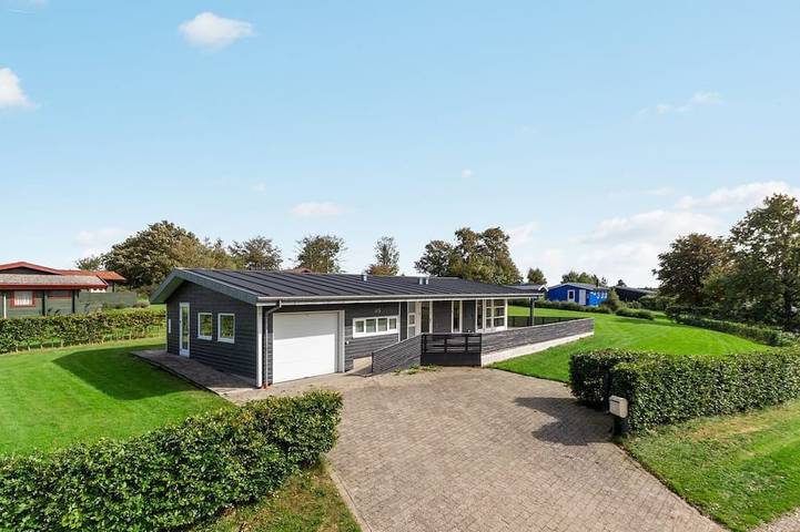 Ferienhaus für 8 Personen, mit Terrasse und Sauna in Eskov Strandpark