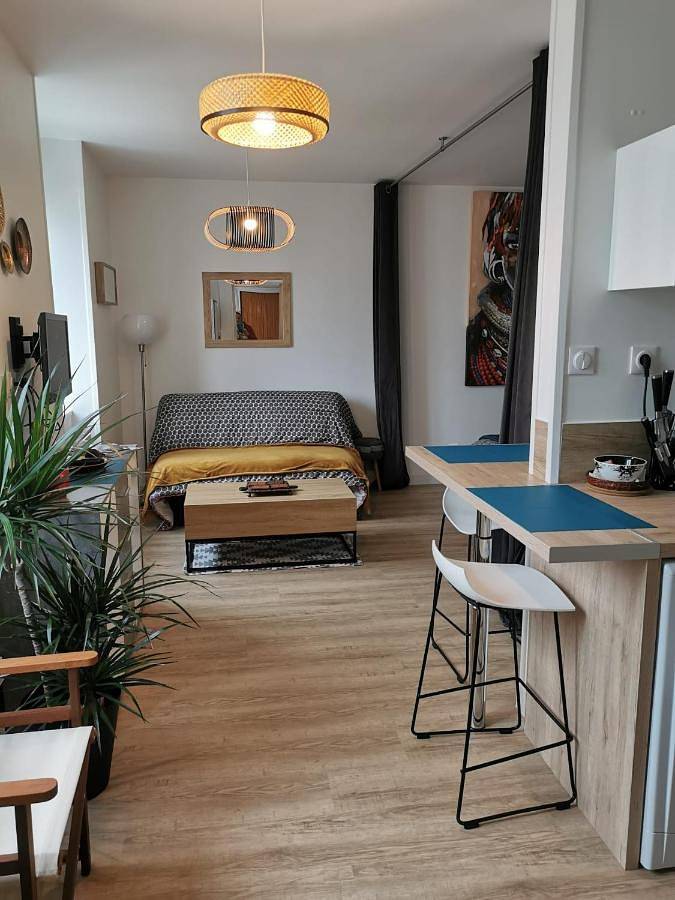 Appartement entier, One-Bedroom Apartment in Saint-Pair-sur-Mer, Côte de la Déroute