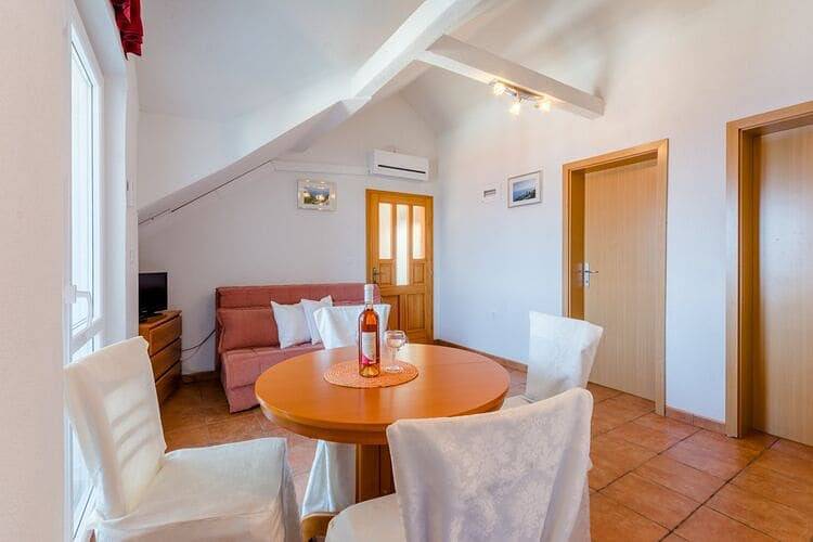 Ganze Wohnung, Villa Stella - Two Bedroom Apartment with Balcony and Sea View (Marilena) in Supetar, Brac