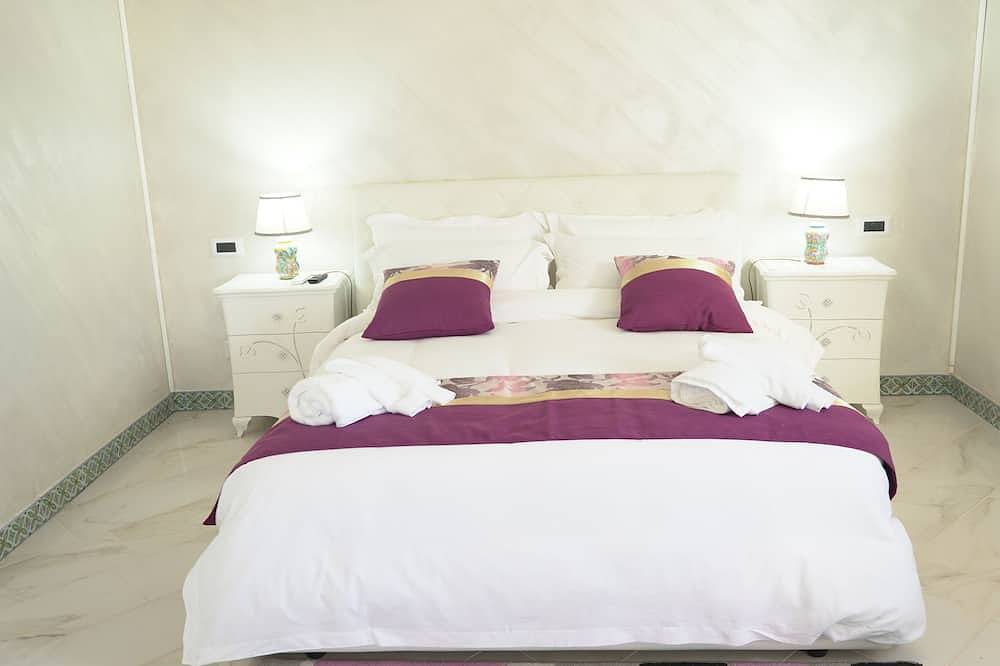 We Are Located In A Very Exclusive Area, Who Would  Know? in Pergusa, Enna