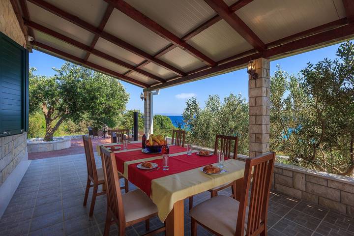 Villa pour 8 personnes, avec jardin et piscine à Okrug Gornji - 3