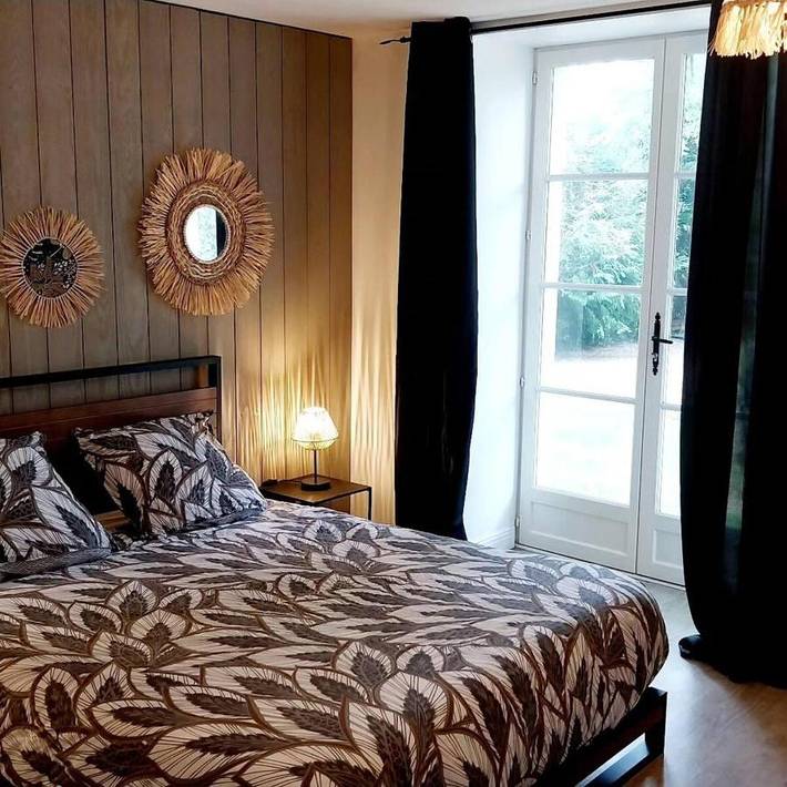 Gîte pour 2 personnes, avec vue et terrasse à Burie - 2