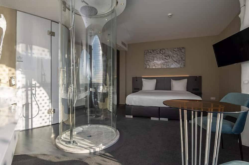 Family Getaway near local attractions, Canal tour, Golf & Nature nearby in Zuidoost, Nordholland