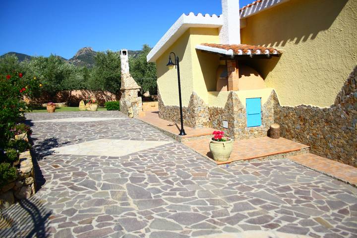 Villa Bruna mit Meer- und Bergblick, Garten in Solanas, Comune di Sinnai
