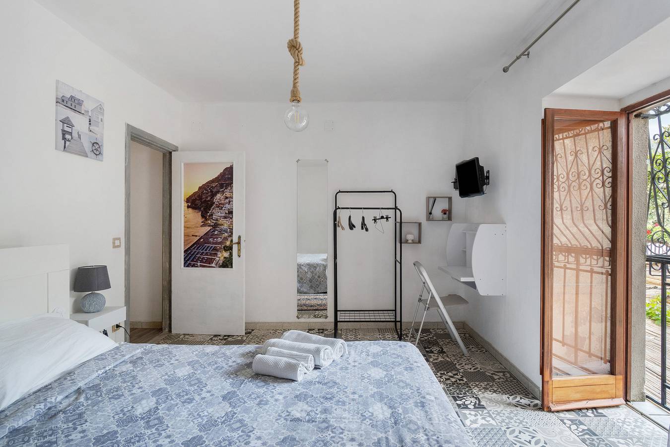 Chambre d'hôtes "Camera Claudius In Villa Vista Mare" avec terrasse partagée et Wi-Fi in Vico Equense, Province de Naples