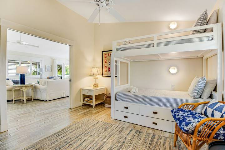 Cottage for 6 people, with balcony in Anna Maria Island