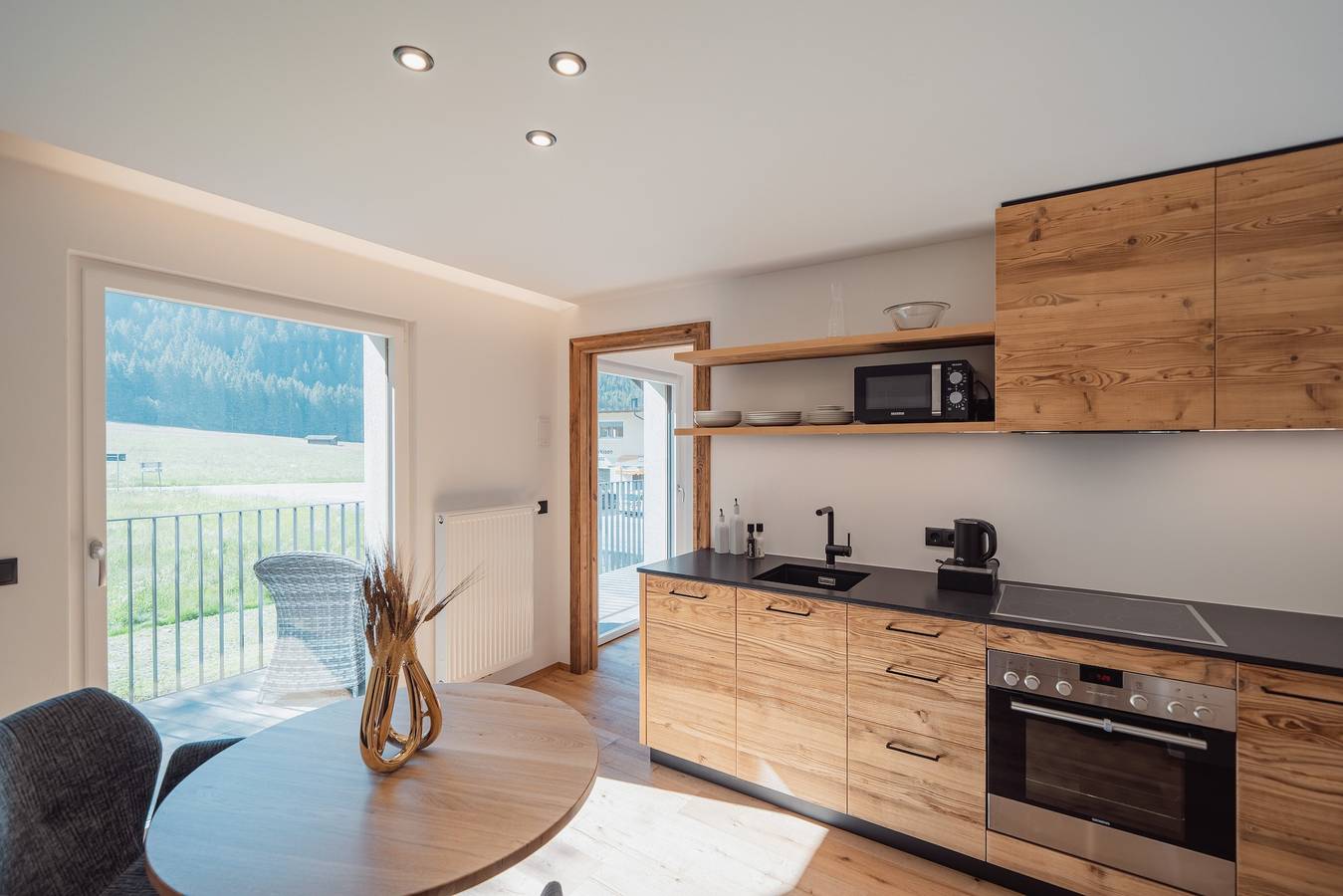 Ganze Wohnung, Ferienwohnung 'Alpenrose' mit Bergblick, Gemeinschaftsterrasse und Wlan in Preindl, Gsies