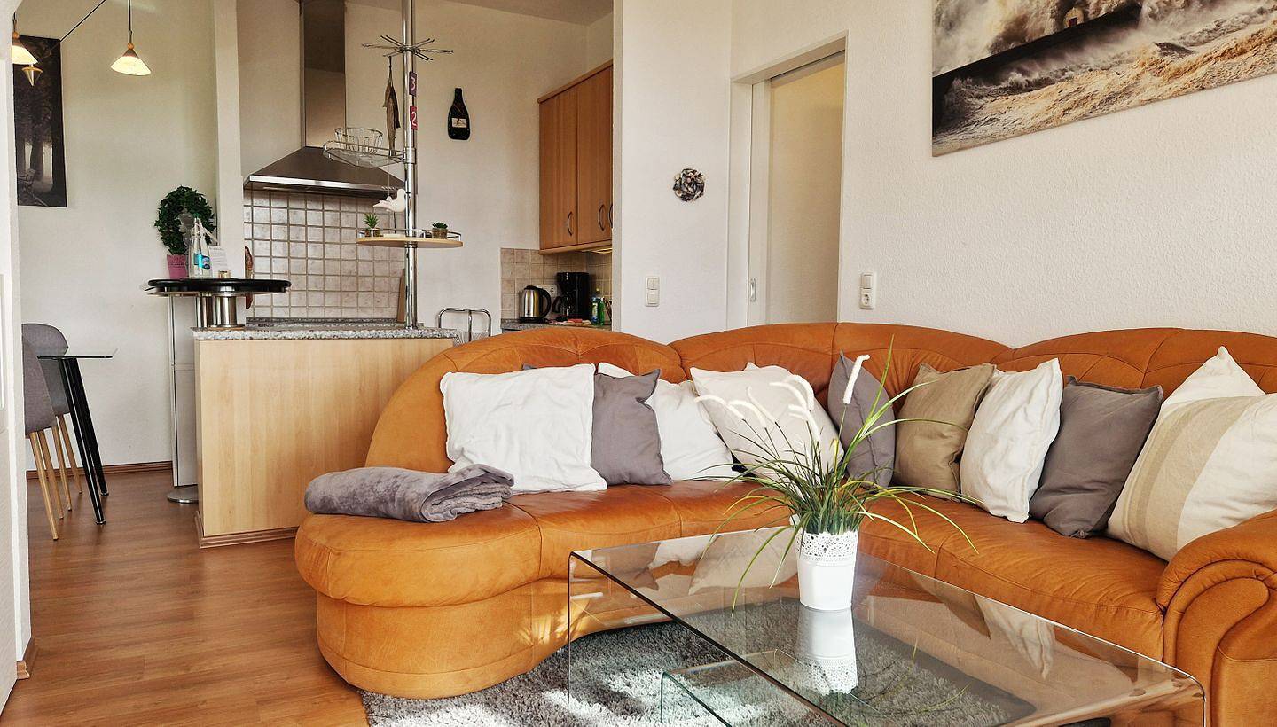 Ganze Wohnung, Komfortable Ferienwohnung mit überdachtem Balkon und herrlichem Landschaftsblick in Wittenbeck, Bad Doberan & Umland