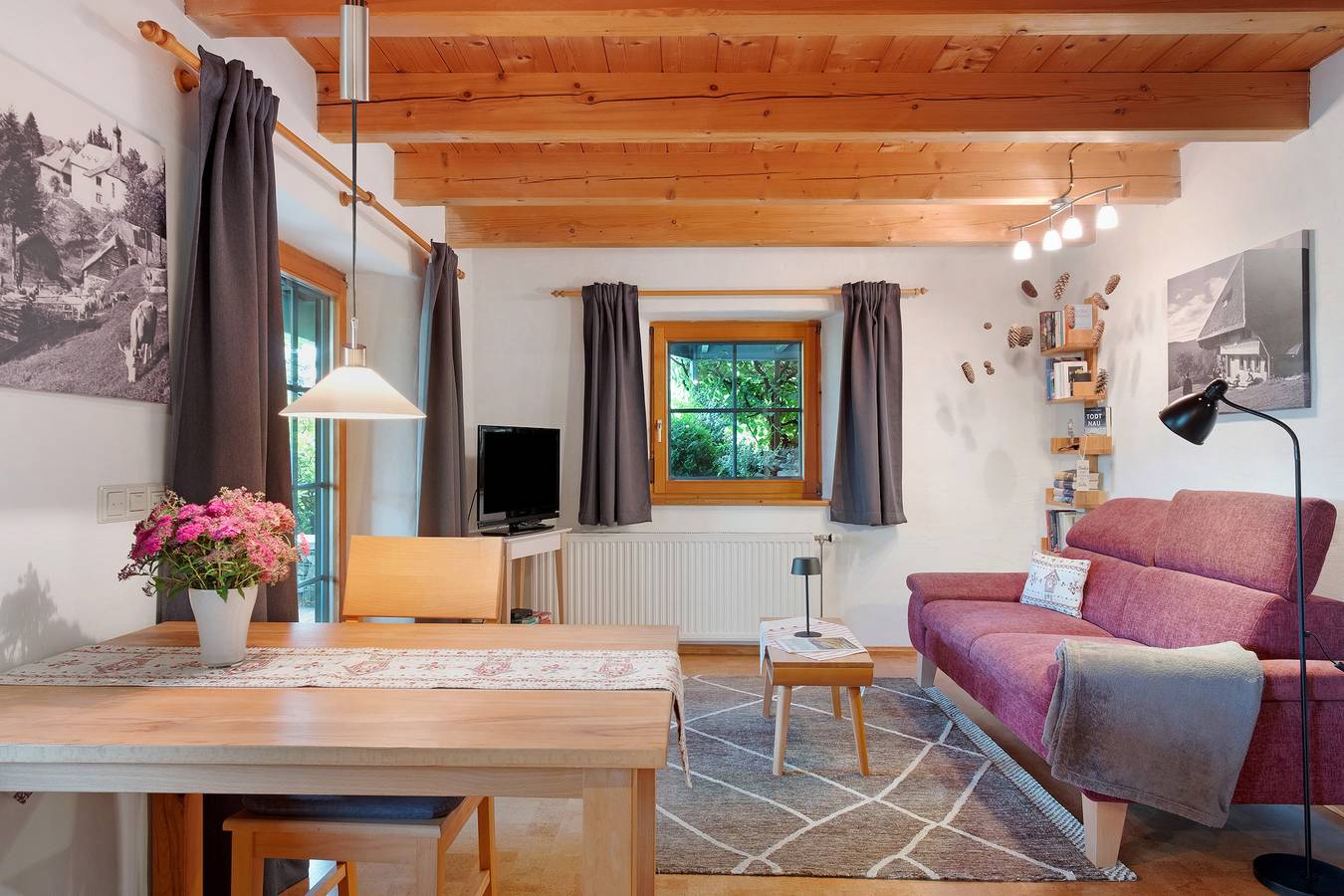 Entire apartment, Holiday Apartment 'Besamia' with Private Terrace, Shared Garden and Wi-Fi in Suedlicher Schwarzwald, Todtnau