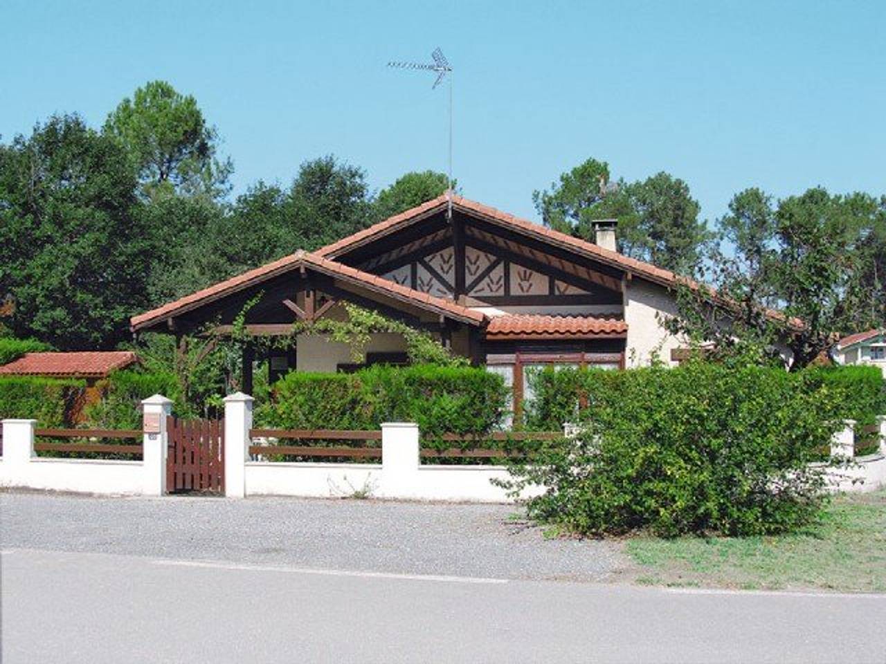 Perfekte Villa in Vieux Boucau: 6 Personen, Terrasse, Garten, Kamin und privater Parkplatz in Soustons, Côte d’Argent