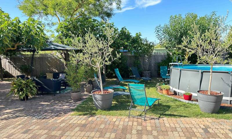 Gîte pour 6 personnes, avec Terrasse ainsi que Jardin et Piscine