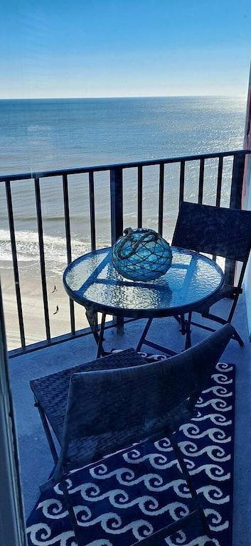 Vacation apartment for 4 people, with balcony and hot tub as well as pool - 1