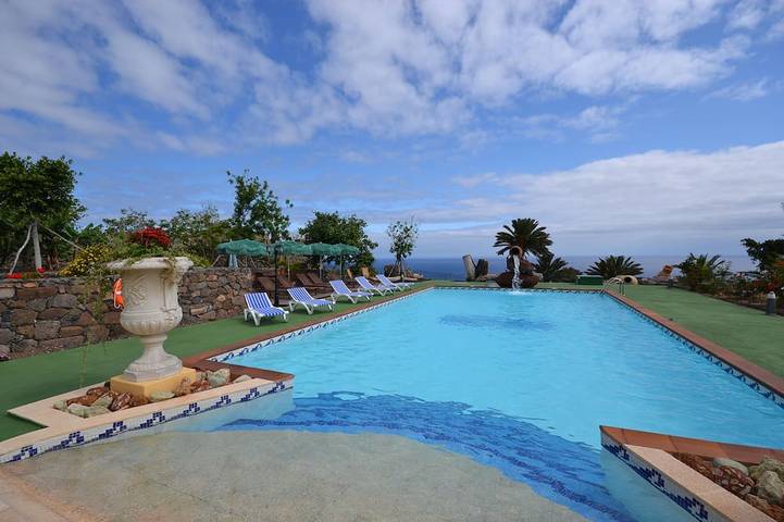Villa pour 12 personnes, avec jardin et balcon à Moya
