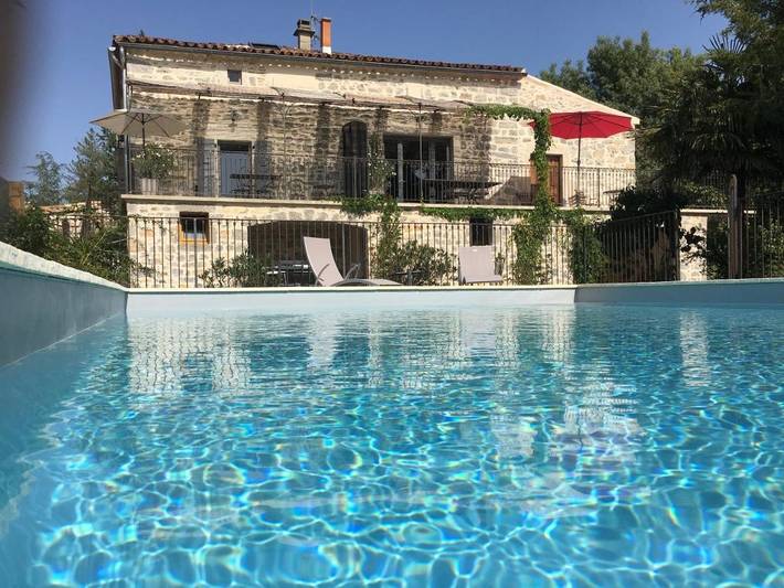 Gîte pour 8 personnes, avec piscine ainsi que vue et jardin, animaux acceptés dans Golf de Bournet