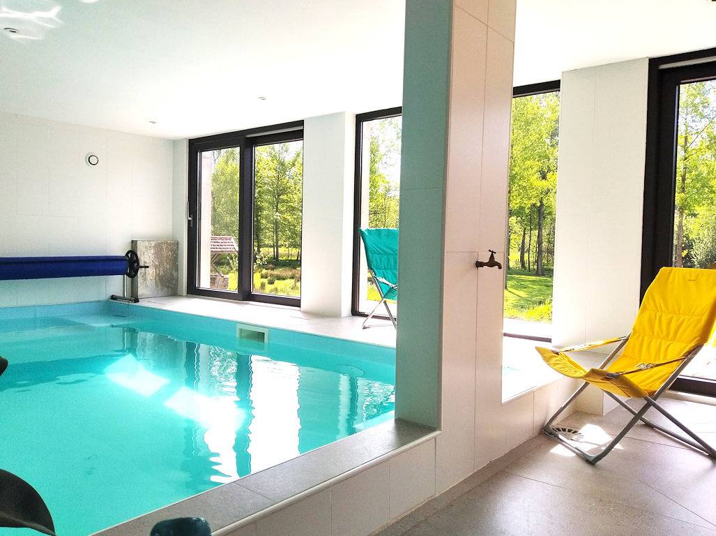 Chalet Le Cerf - Piscine intérieure privée chauffée, Spa et Sauna in Uzemain, Région d'Épinal