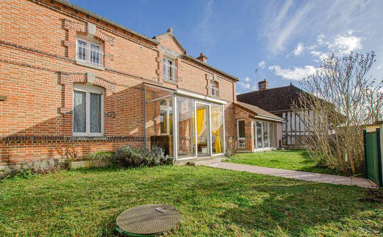 Gîte pour 10 personnes, avec jardin et terrasse