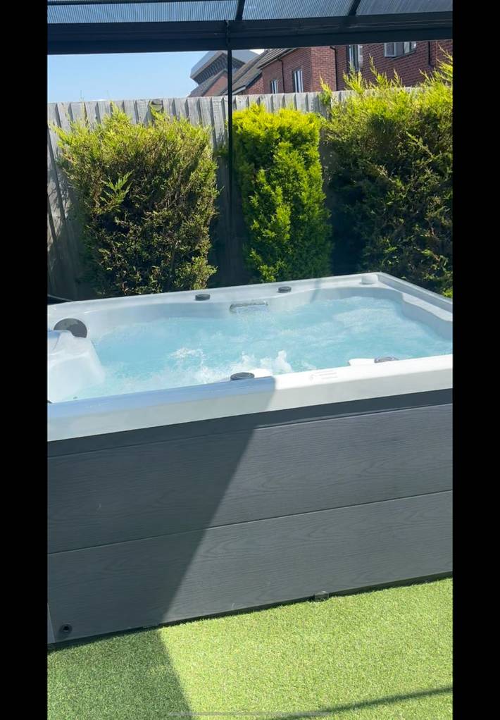 Holiday rental for 5 people, with Hot tub and Terrace as well as Garden in England