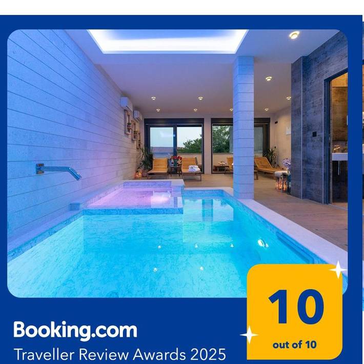 Villa für 12 Personen, mit Pool und Ausblick sowie Balkon und Kinderpool - 1