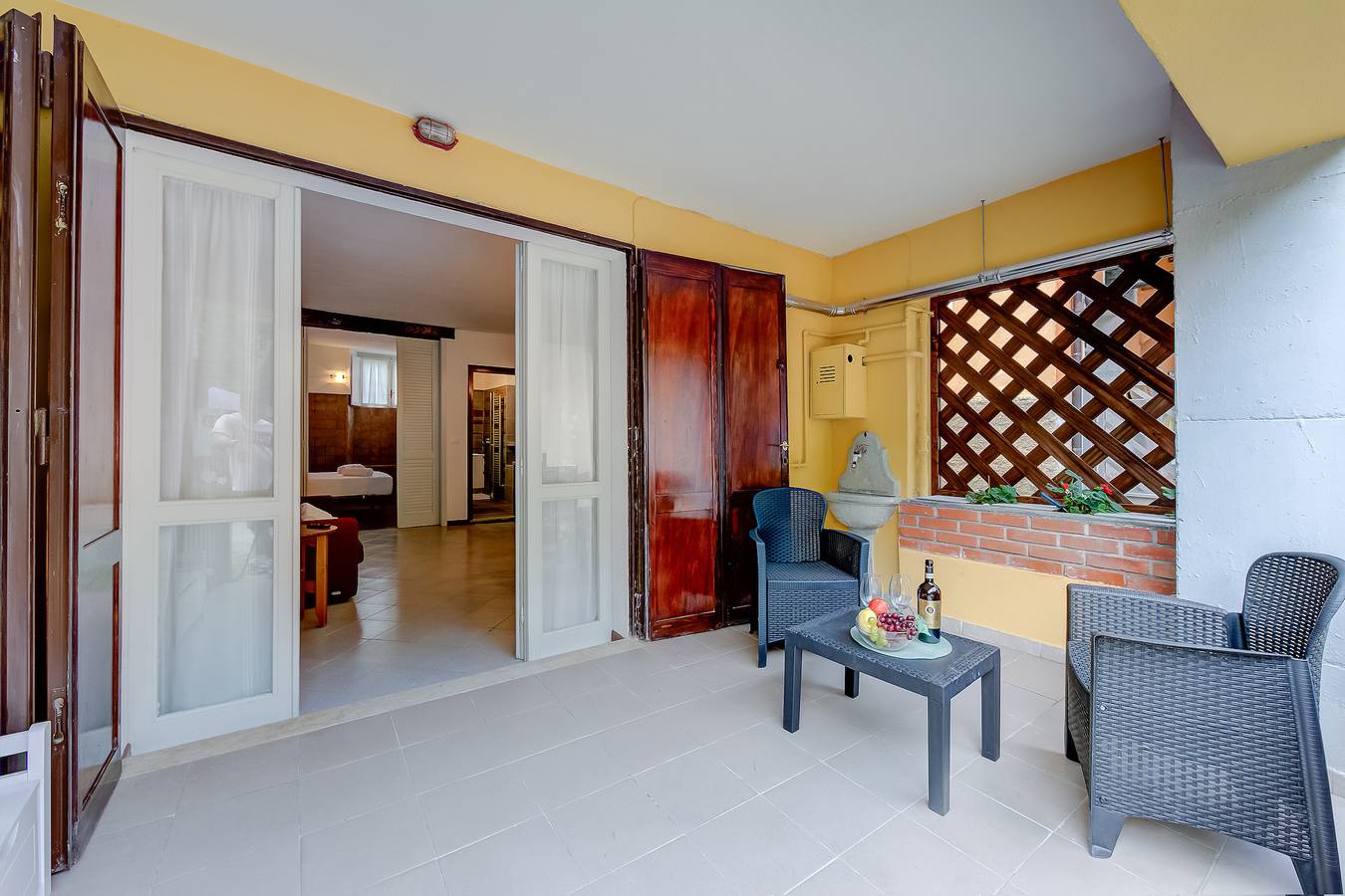 Appartement entier, Vicolo 42-private Terrace-200m Lake in Salò, Montagnes autour du lac de Garde