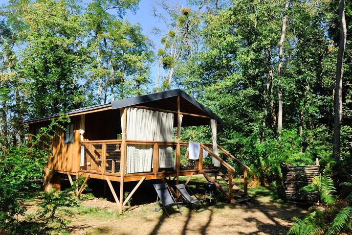 Camping pour 7 personnes, avec Terrasse ainsi que Jardin et Piscine