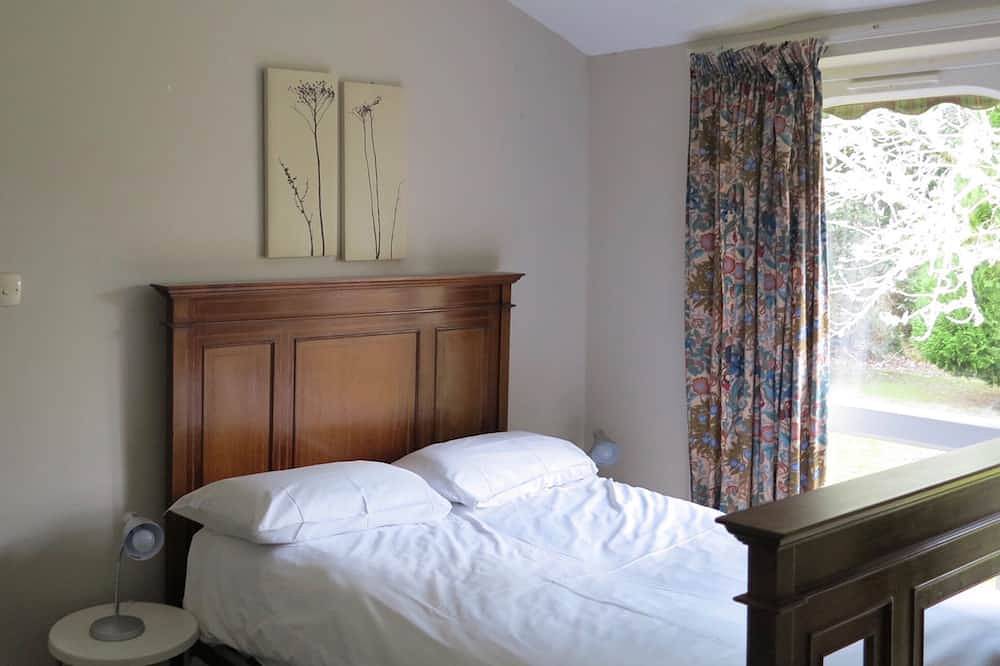 Large cottage Amazing location! Family group or friends up to 24 people! in Brockenhurst, Hampshire
