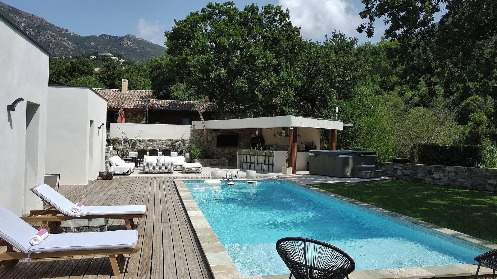 Villa di charme con 3 camere, piscina privata e riscaldata in Barbaggio, Calvi e dintorni