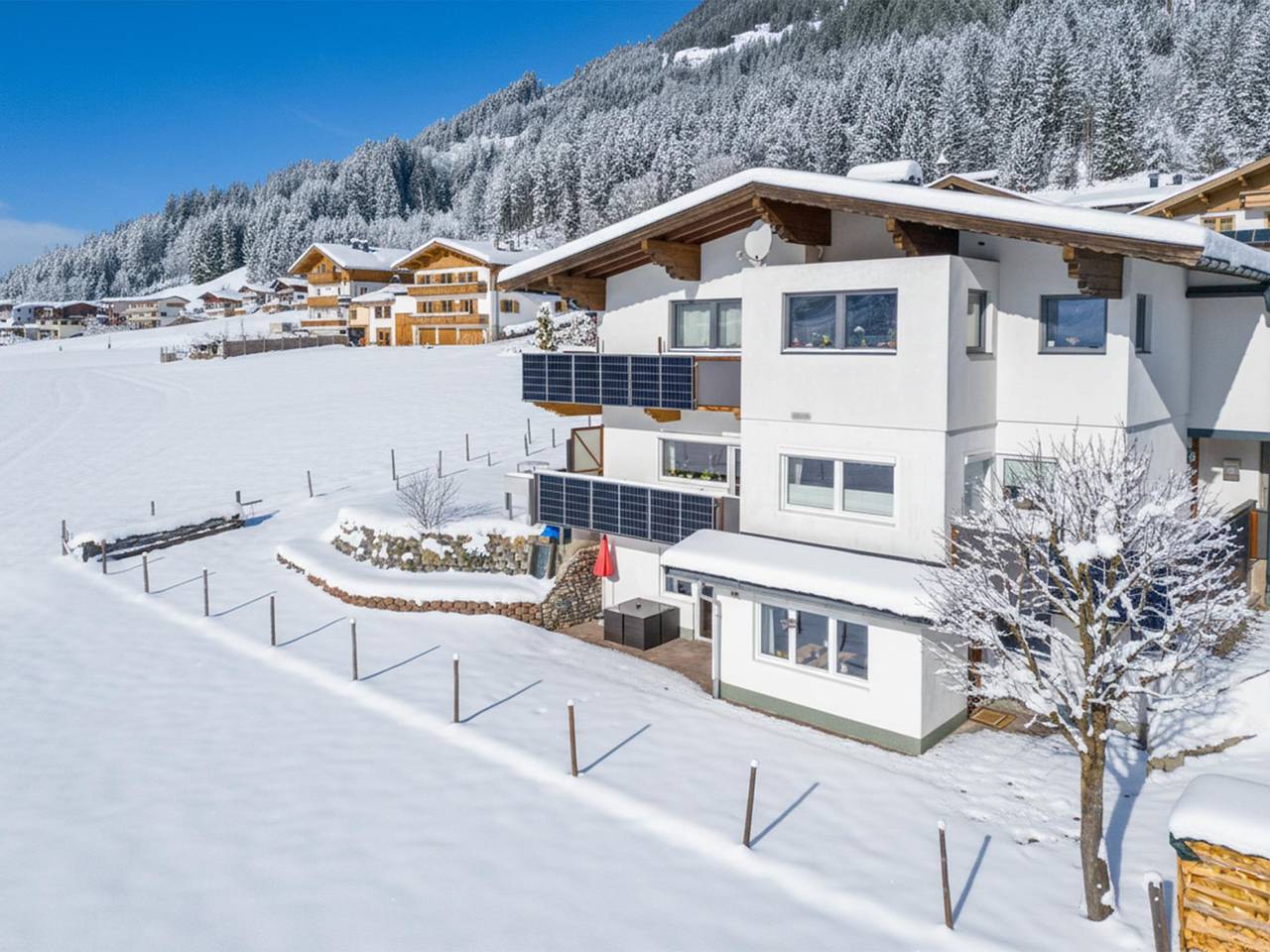 Ganze Wohnung, Sonnige Ferienwohnung, Terrasse und Bergblick in Loferer und Leoganger Steinberge, Sankt Jakob in Haus