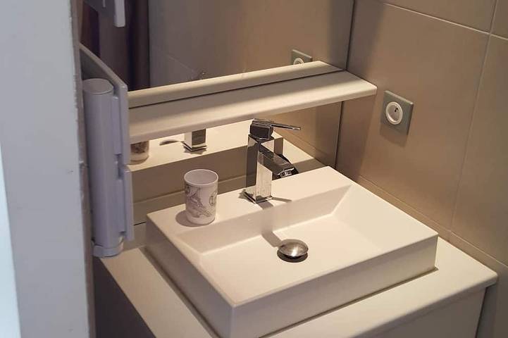 Gîte pour 2 personnes, avec jardin ainsi que terrasse et piscine à Villeneuve-lès-Avignon - 4