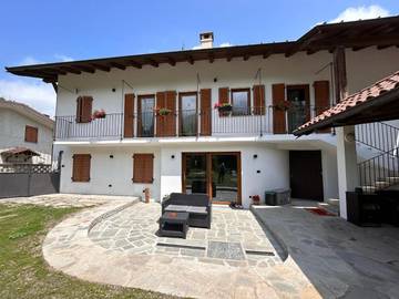 Gîte pour 2 personnes, avec jardin ainsi que balcon et jacuzzi à Demonte