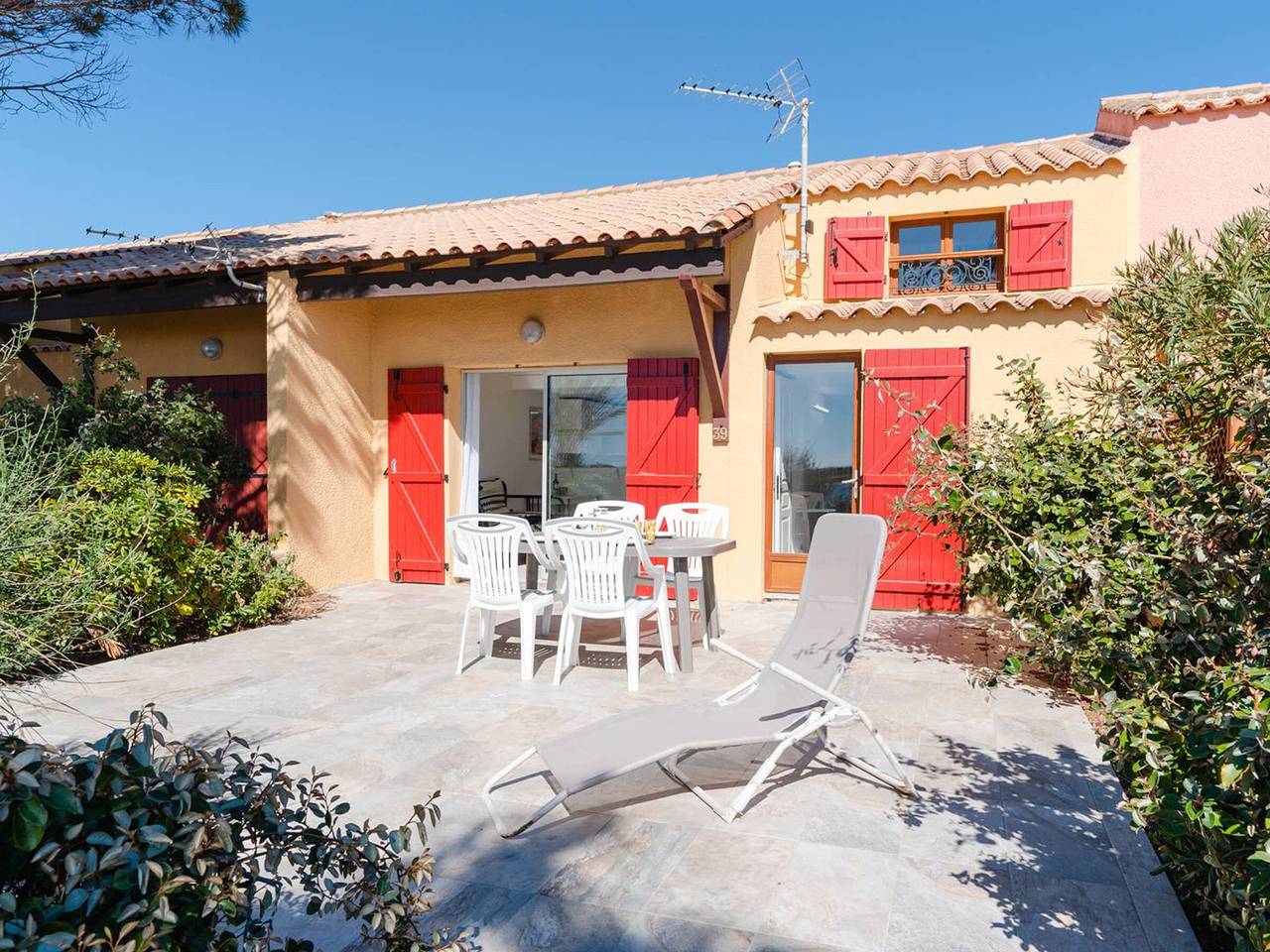 Superbe Pavillon à Gruissan avec Terrasse sur Plage, 2 Chambres, Parking et Wifi in Gruissan (Ville), Gruissan