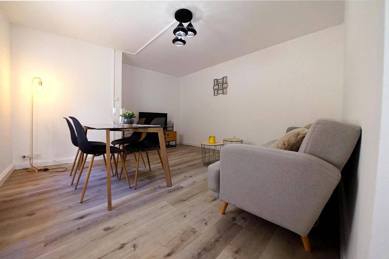 Appartement entier, Appartement au coeur de Cours La Ville in Cours-la-Ville, Région de Villefranche-sur-Saône