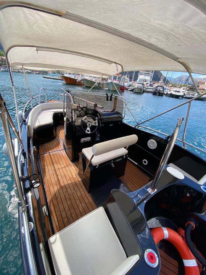 Boot für 6 Personen, mit Ausblick in Montenegro - 4