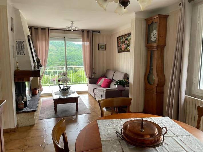 Location de vacances pour 6 personnes, avec vue ainsi que piscine et terrasse, animaux acceptés à Fumel - 4