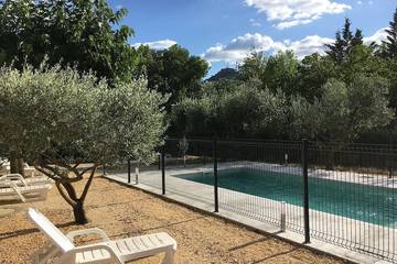 Cottage pour 6 personnes, avec jardin à Sampzon