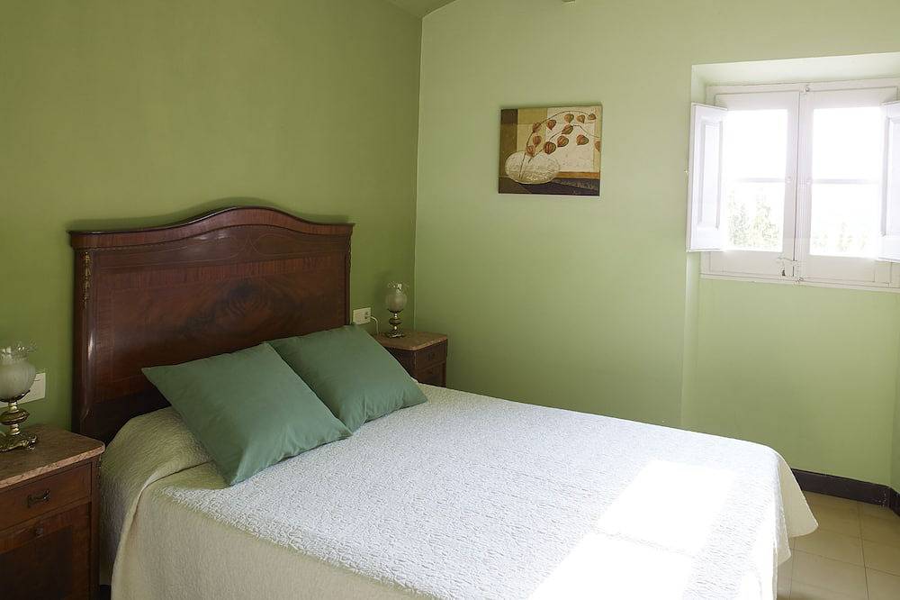Rural accommodation only for families (Girona, Costa Brava) in Vilamarí, Vilademuls