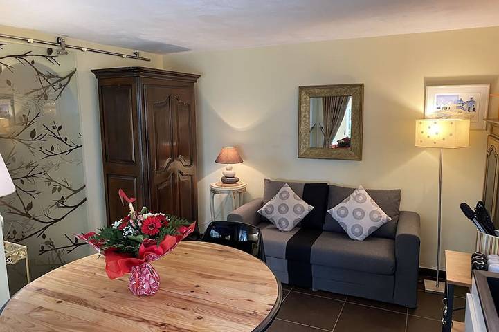 Location de vacances pour 4 personnes, avec Jacuzzi ainsi que Terrasse et Jardin à Cers - 2