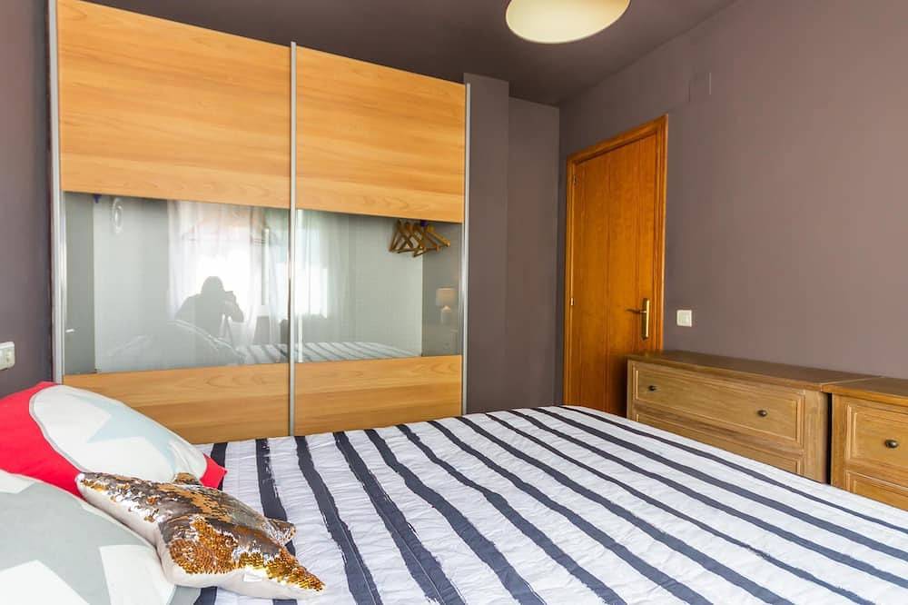 Entire apartment, Innouthome Beachfront Apartment, Air Ïsos Catalans I in Terres de l'Ebre, Costa Dorada