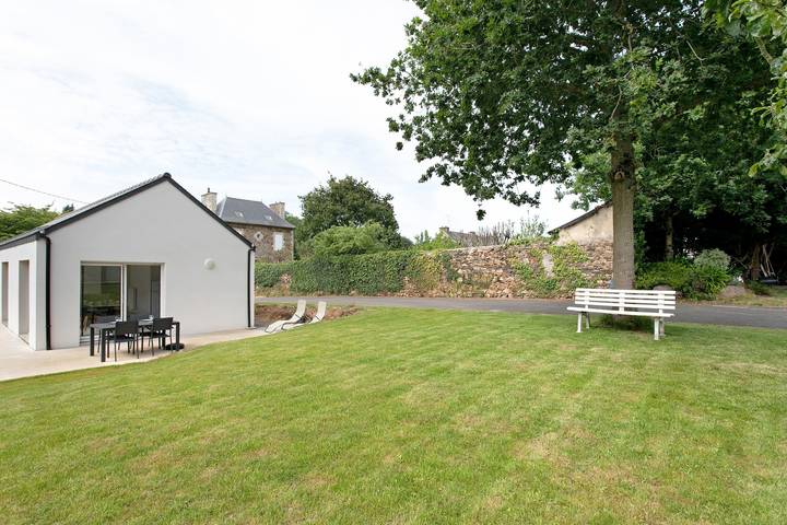 Maison de vacances 'Auprès De Mon Chêne' avec terrasse privée, jardin et Wi-Fi in Plouha, Côte de Goëlo
