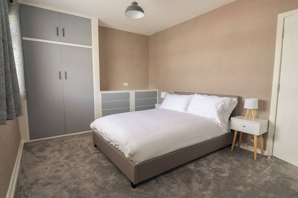 Number 7, pet friendly, with a garden in Southport in Southport (Merseyside), Merseyside